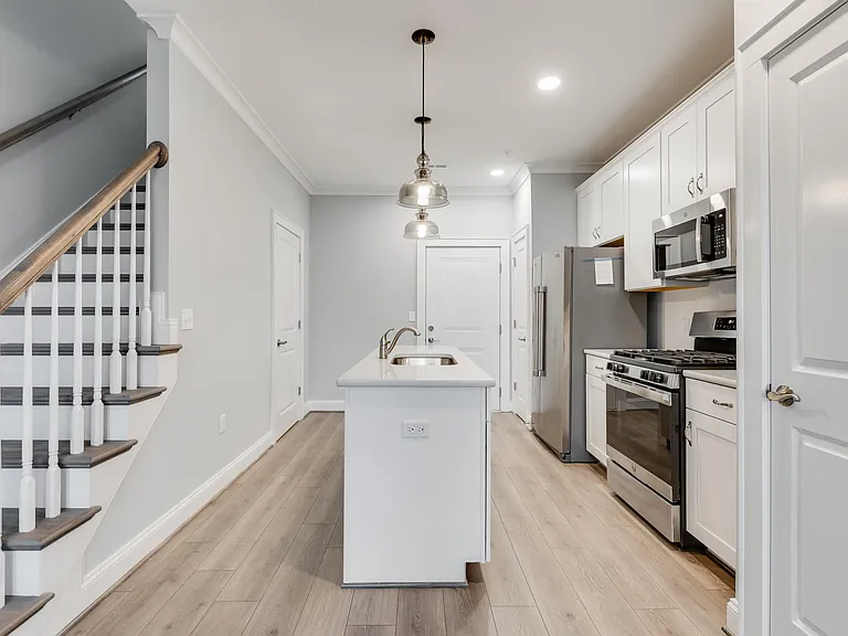 392 Armitage Walk #A — Photo 8