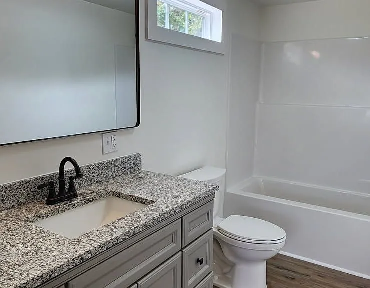 390 Archer Rd — Photo 7