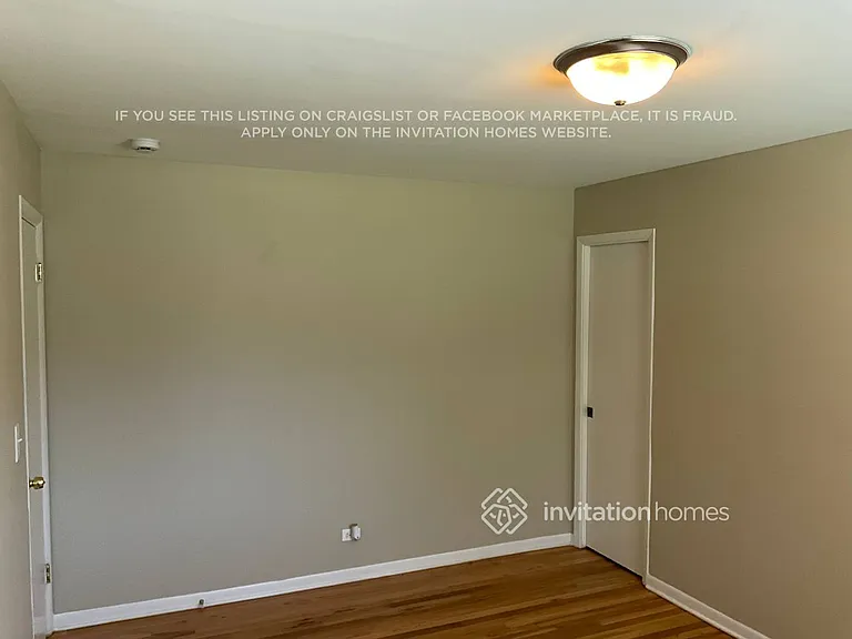 325 Glendale Ln — Photo 6