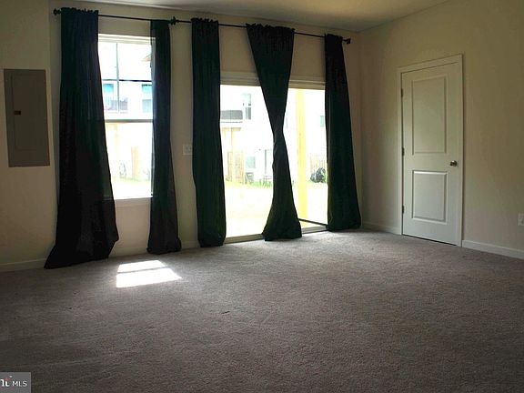 3rd image of 106 Huff Dr