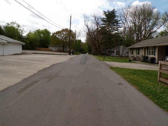 4th image of 102 Hosea St SW