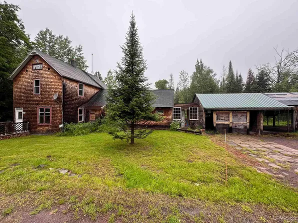 8819 5th St, Lake Linden, MI 49945