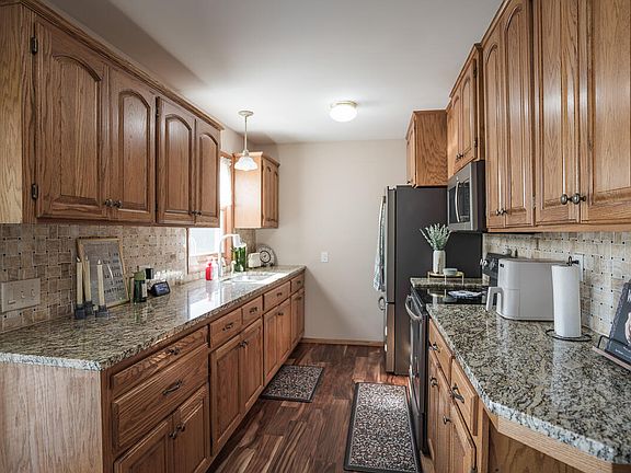 5th image of 205 Harolds Dr