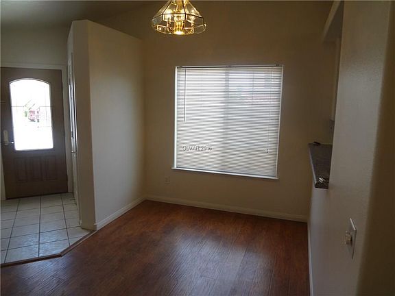 4th image of 1205 Briarstone Dr