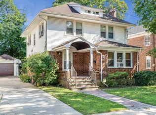 833 Hampton Rd, Woodmere, NY 11598