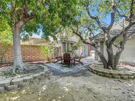 3rd image of 8329 Capistrano Ave