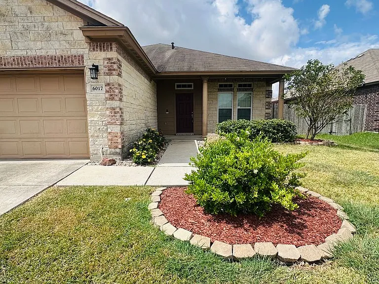 6017 Tapestry Dr — Photo 2