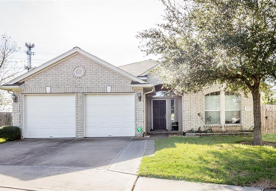 1st image of 8222 Alannah Lagoon Dr