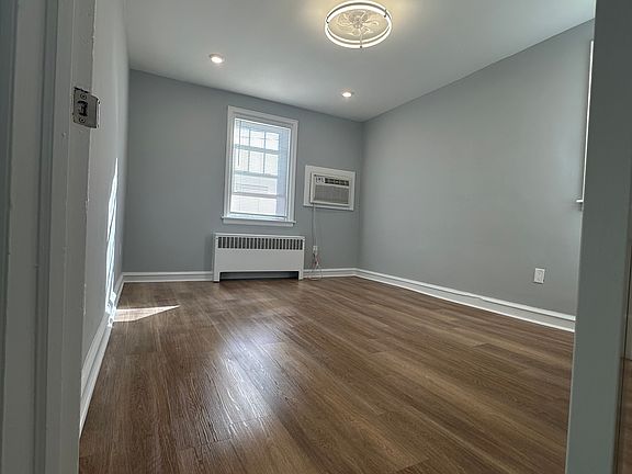 5th image of 1730 Bleigh Ave Floor 1