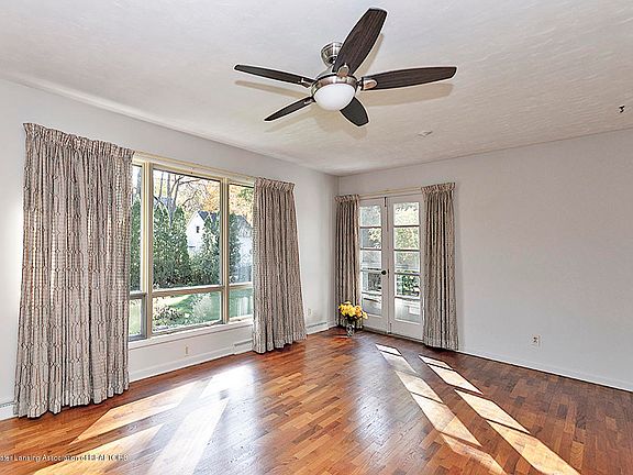 5th image of 232 Lexington Ave