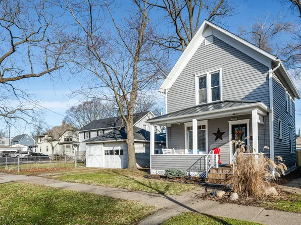 907 Market St, Saint Joseph, MI 49085
