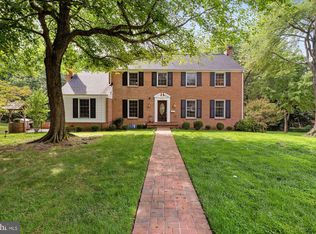 7110 Plantation Ln, Rockville, MD 20852