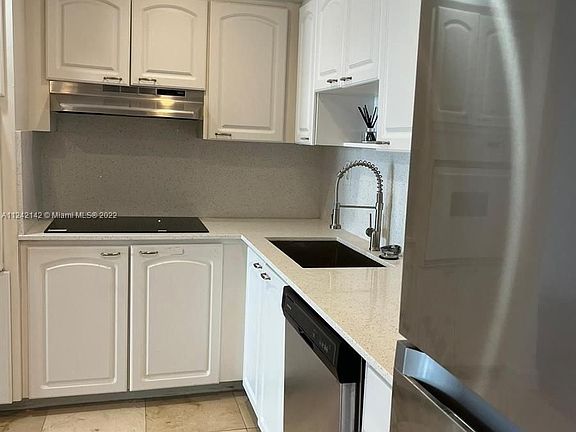 3rd image of 19390 Collins Ave APT 322