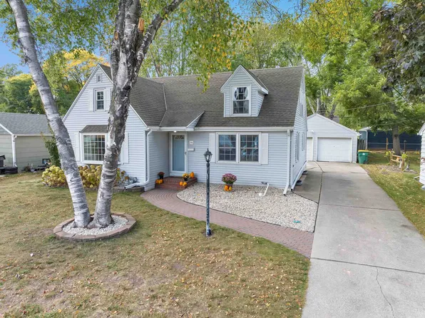 1148 Meacham St, Green Bay, WI 54304