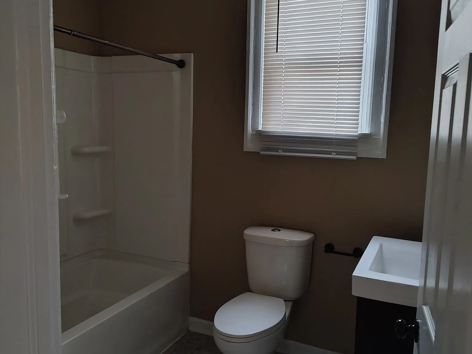 3 bed, 1097 sqft, $1,350 — Photo 2