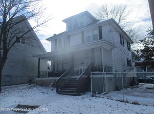 452 Delaware St, Throop, PA 18512