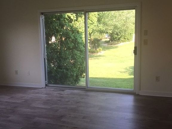 4th image of 1298 Hartford Tpke APT 4J