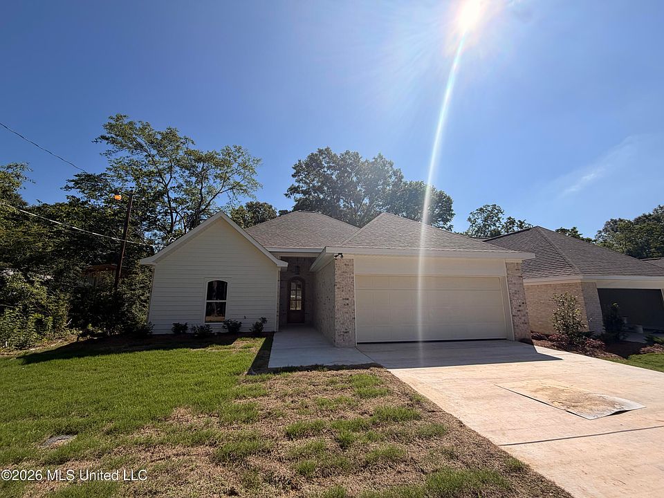 1st image of 198 Lake Harbor Rd
