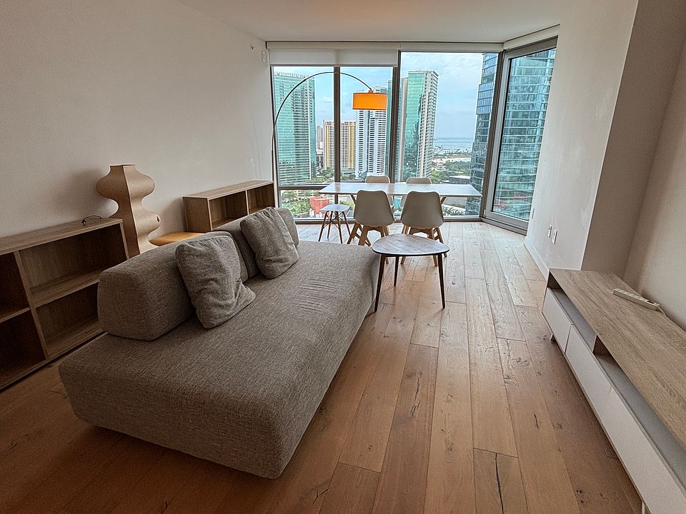 1st image of 1001 Queen St #2102