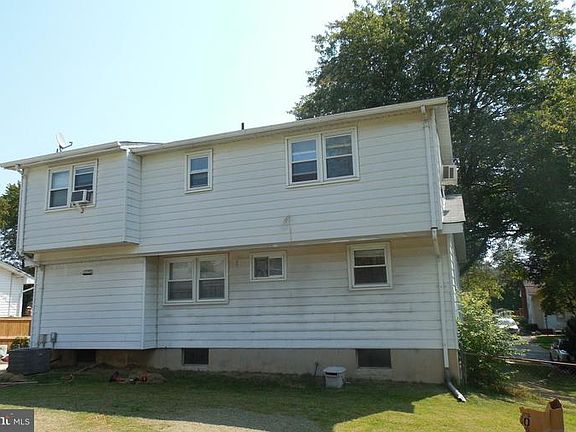 4th image of 4711 Arbutus Ave