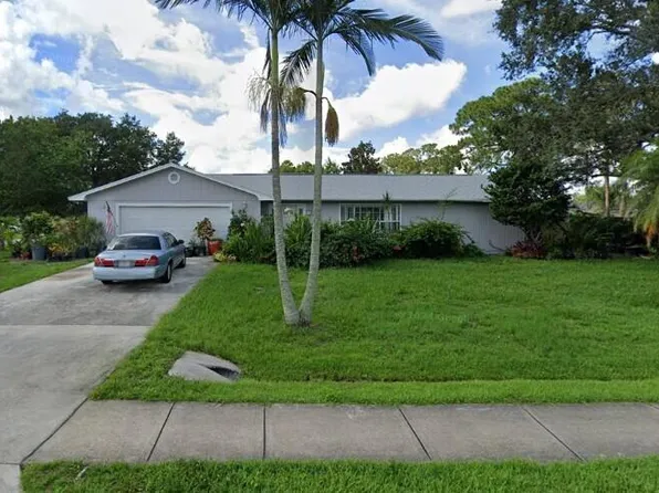 532 SE Thornhill Drive, Port St Lucie, FL 34983
