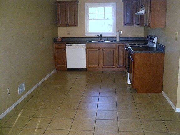 Tiled Eat in Kitchen