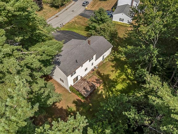 3rd image of 27 Hickory Drive