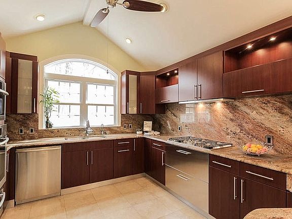 4th image of 6 Hazelwood Ave