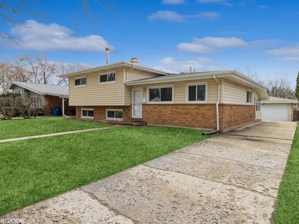 711 South St, Dundee, IL 60118