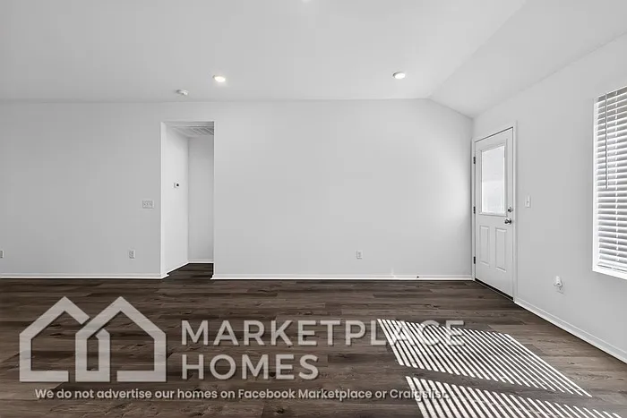 4 bed, 2.0 bath, 1459 sqft, $1,395 — Photo 3