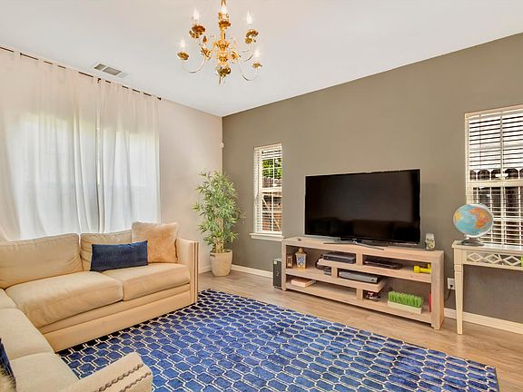2nd image of 3921 Mona Park Ln