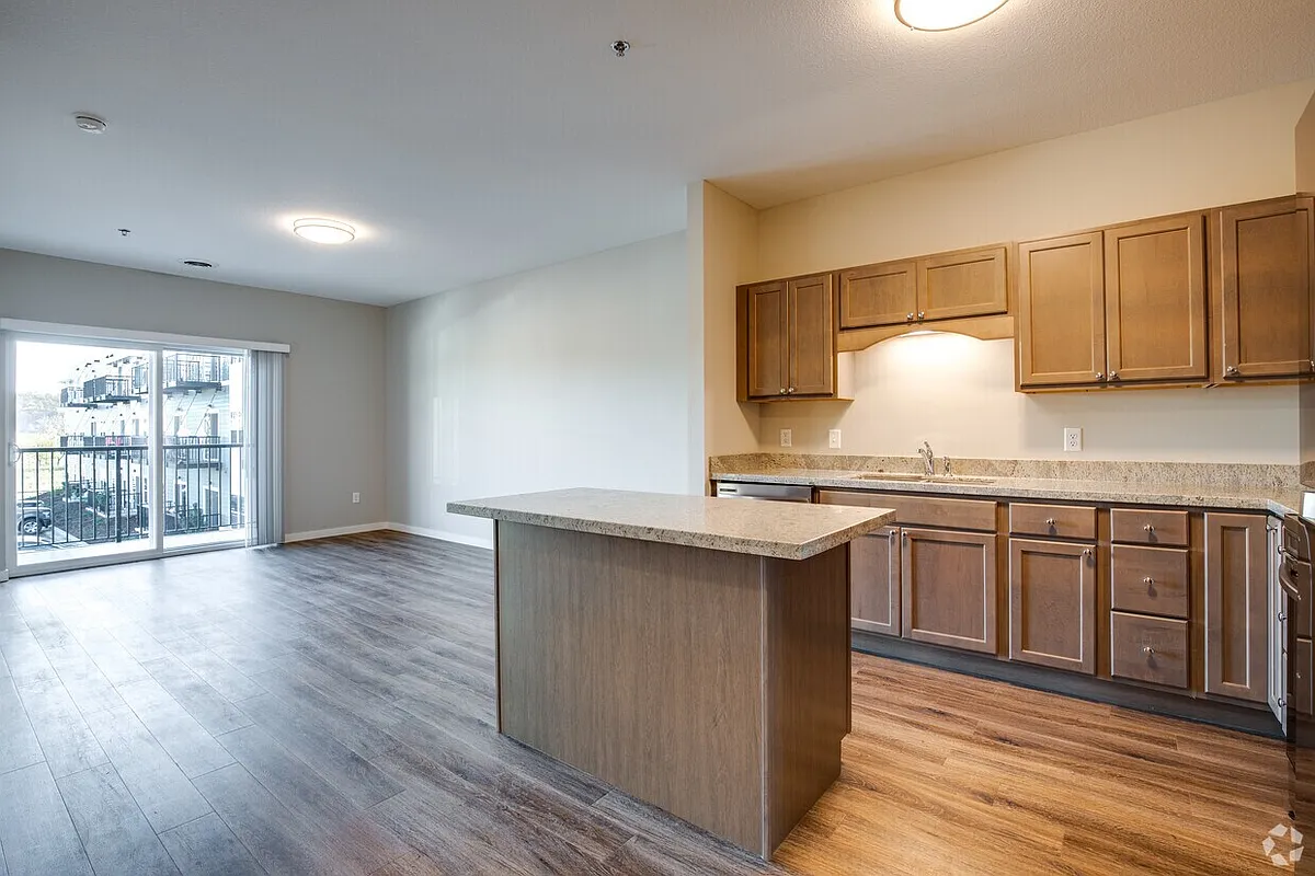 Building Photo - 1850 Mayer Rd #117