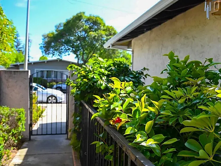 3275 Brookdale Dr #6 — Photo 6