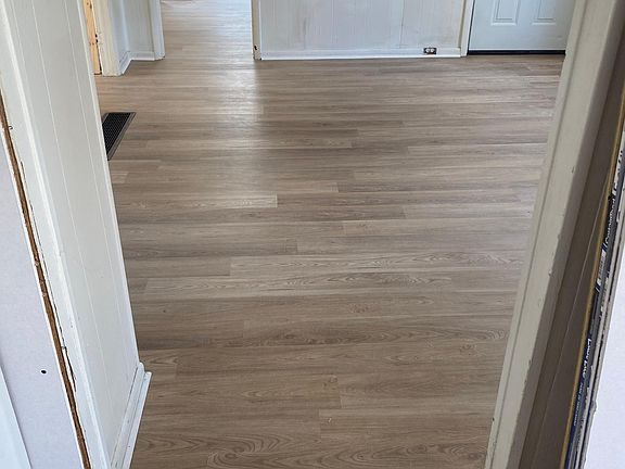 5th image of 551 Franklin Ave #1
