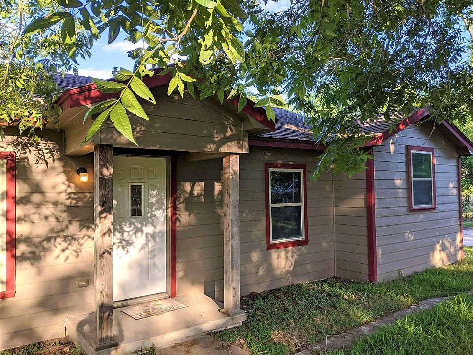 1st image of 501 Live Oak St