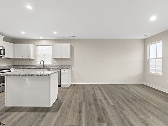 4th image of 3632 Clubview Dr