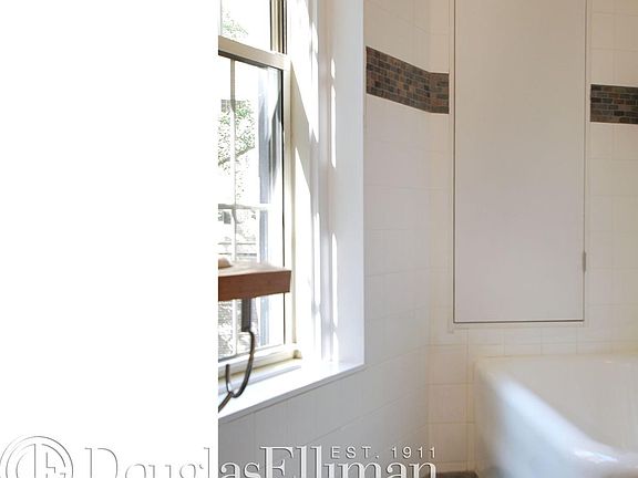5th image of 2 Sheridan Sq APT 1