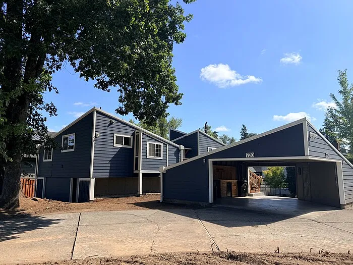 720 NE 34th Pl — Photo 28