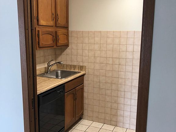 4th image of 1535 Neil Ave #D
