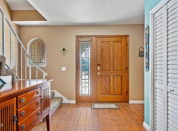 3rd image of 1595 Hobart Drive