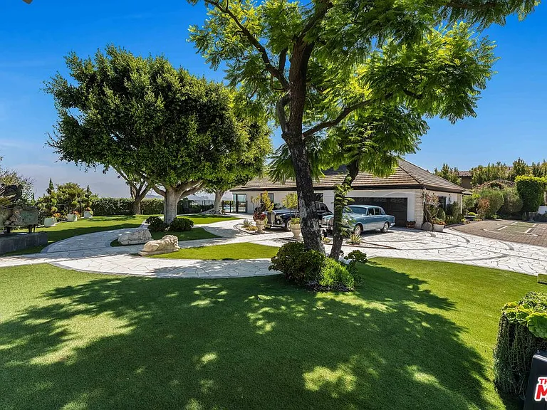 8416 Skyline Dr — Photo 15