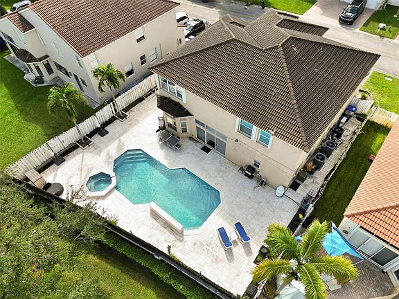 2nd image of 3213 SW 51st Street