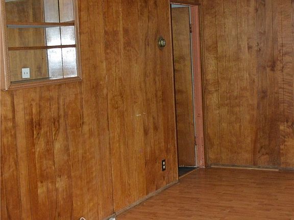 3rd image of 515 S Main St
