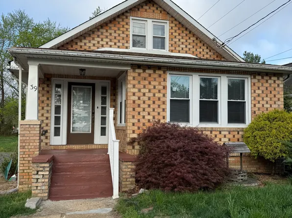 39 Wilson Ave, Manalapan, NJ 07726
