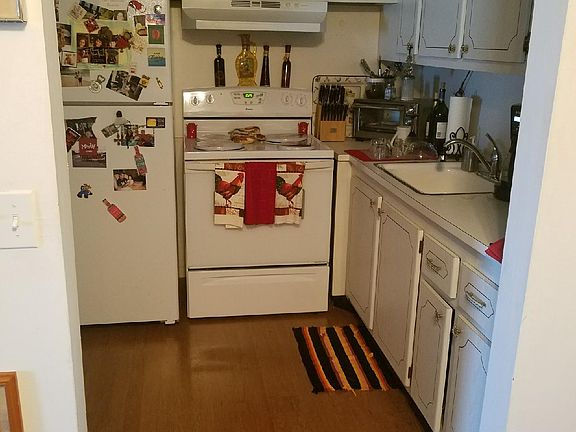 3rd image of 246 Durham Cir #F