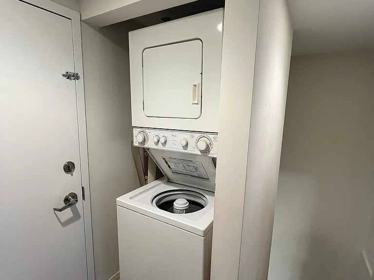 61 W 15th St #202 — Photo 9