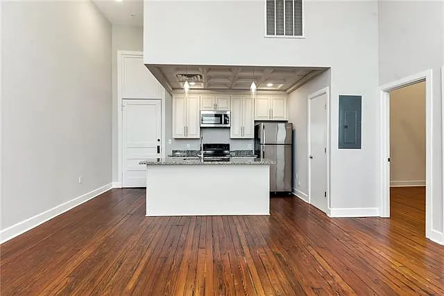 3601 Camp St #302 — Photo 22