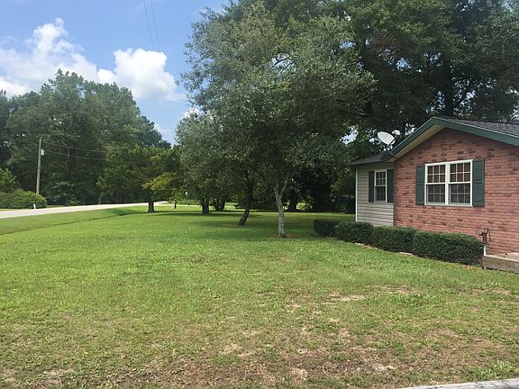 Side view of yard