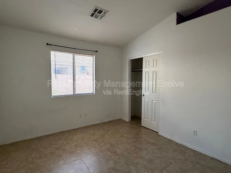 7816 N 54th Ln — Photo 21