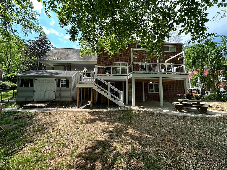 18 Lakeside Dr — Photo 23